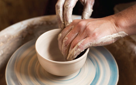 Examining the Resurgence of Pottery as a Popular Art Form in the 20th Century and Today